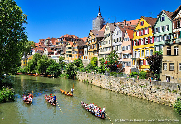 Neckarfront Tübingen mit Stocherkähnen