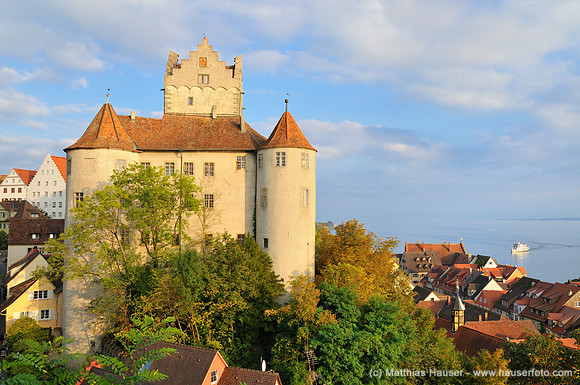 Blick auf Burg und Stadt Meersburg, altes Schloss, Bodensee, Baden-Württemberg, Deutschland, Europa - View of the Old Castle and town of Meersburg, Lake Constance, Baden-Wuerttemberg, Germany, Europe