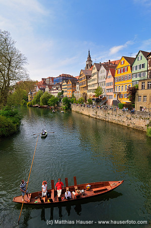 Neckarfront mit Stocherkahn, Tübingen, Baden-Württemberg, Deutschland, Europa - Neckar front with punt, Tuebingen, Baden-Wuerttemberg, Germany, Europe