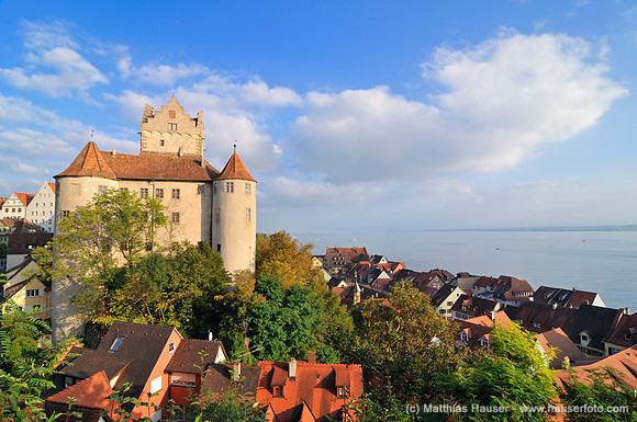 Blick auf Burg und Stadt Meersburg, altes Schloss, Bodensee, Baden-Württemberg, Deutschland, Europa - View of the Old Castle and town of Meersburg, Lake Constance, Baden-Wuerttemberg, Germany, Europe