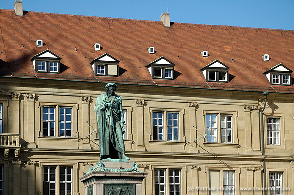 Schiller-Denkmal vor dem Prinzenbau auf dem Schillerplatz, Stuttgart, Baden-Württemberg, Deutschland | Schiller Memorial, Schillerplatz, Stuttgart, Baden-Wuerttemberg, Germany, Europe