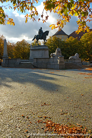 Karlsplatz mit Reiterdenkmal Kaiser Wilhelm I., Stuttgart, Baden-Württemberg, Deutschland - Karlsplatz with monument to german emperor Wilhelm I.,  Stuttgart, Baden-Wuerttemberg, Germany, Europe