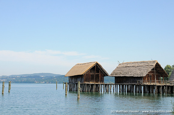 Blick auf die Pfahlbauten, Pfahlbau Museum, Uhldingen-Mühlhofen, Unteruhldingen, Bodensee, Baden-Württemberg, Deutschland, Europa - View of stilt houses, stilt house museum, Uhldingen-Muehlhofen, Unte