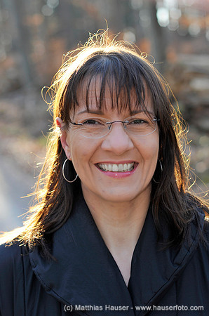 Frau, Porträt, lächelnd, 40 Jahre - Portrait of a smiling, 40-year-old woman